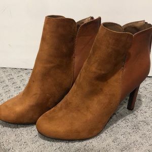 Tan/brown suede booties